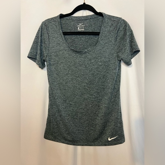 Nike Women's Dri-FIT Top Size Small - Picture 1 of 4